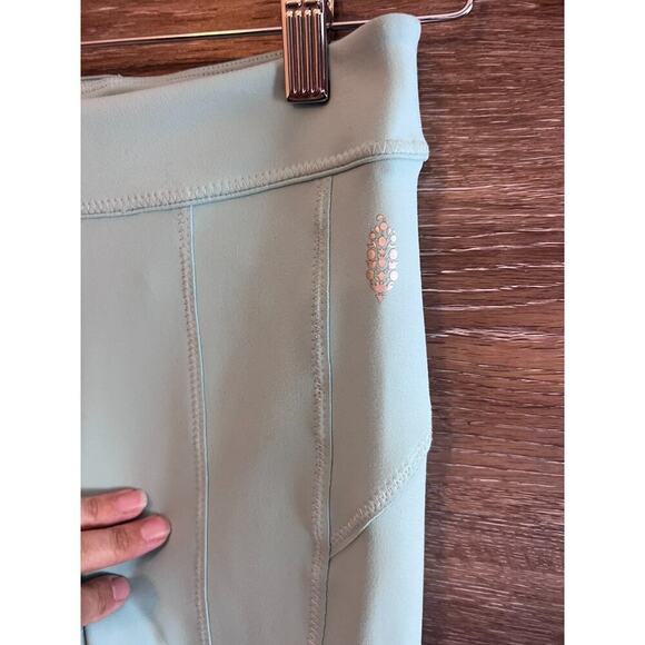 Free People movement legging xs Hanalei High Rise 7/8 light green active yoga - Picture 2 of 9